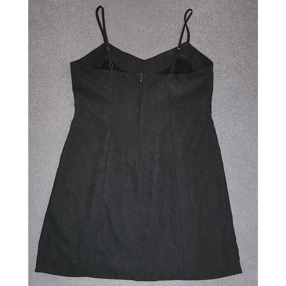 Forever 21 Size Large Solid Black Sleeveless Short Dress Pleated - Picture 4 of 5